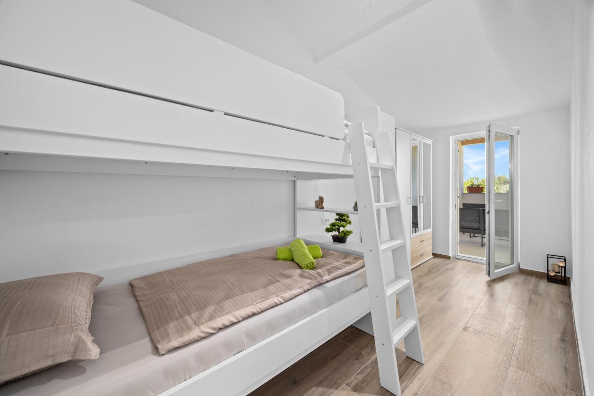Apartment Nenad - Amazing Sea View ! Only 500 Meters From The Beach ! Фажана Экстерьер фото
