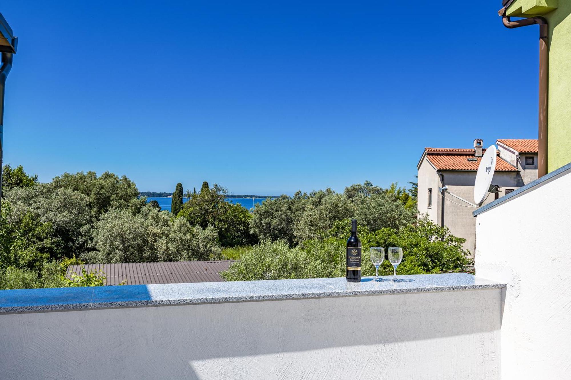 Apartment Nenad - Amazing Sea View ! Only 500 Meters From The Beach ! Фажана Экстерьер фото